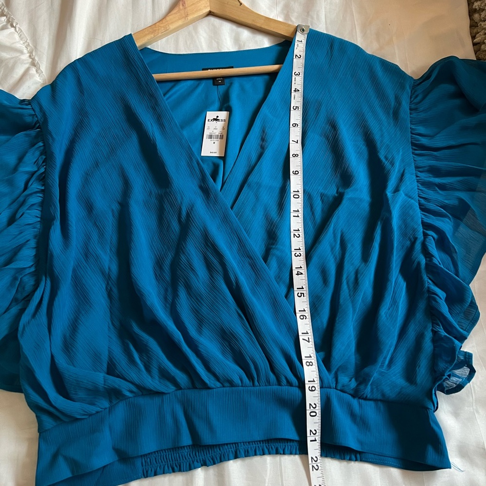 EXPRESS Wrap Front Ruffle Sleeve Top - Picture 4 of 9